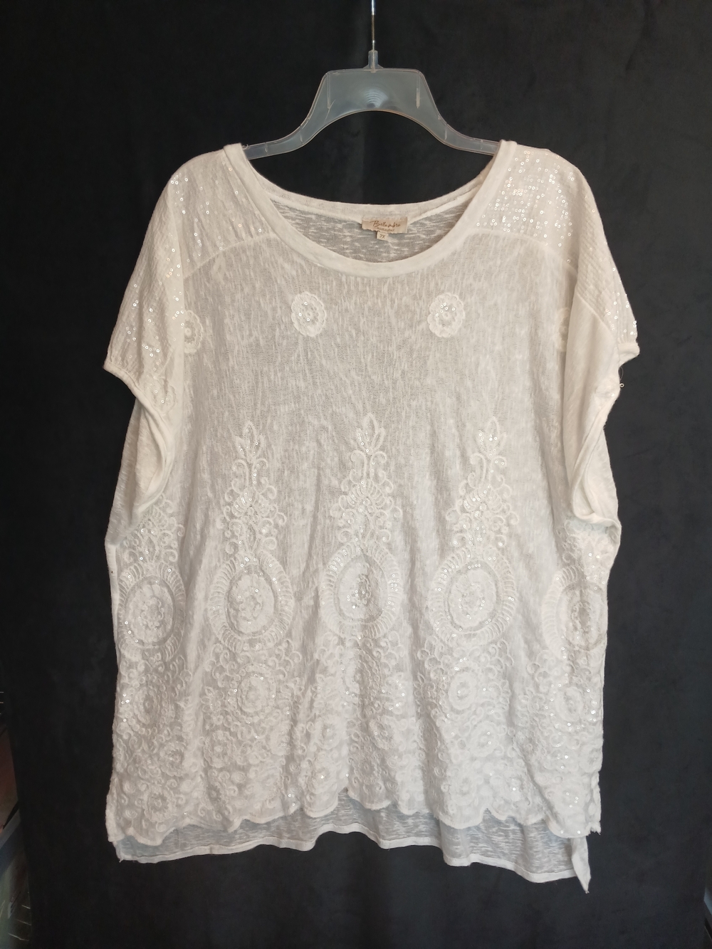 White Embroidered Sequin Short Sleeve Sparkly Knit Top 2X Like New!